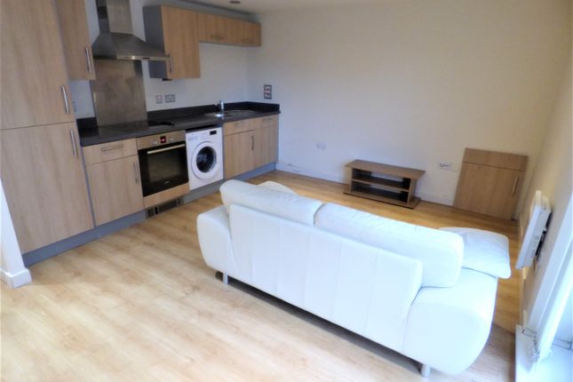 Thumbnail Flat to rent in Eastside Mews, London