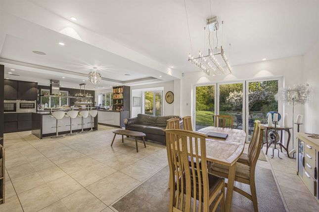 21 Whalley Road, Altrincham photo 2