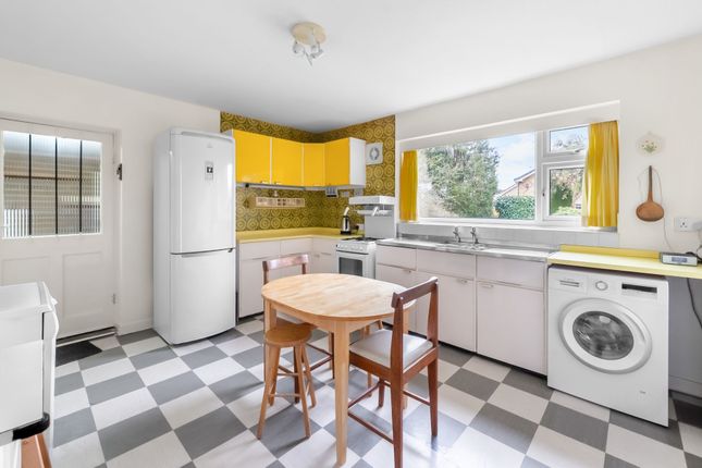 21 Firs Crescent, Harrogate photo 3