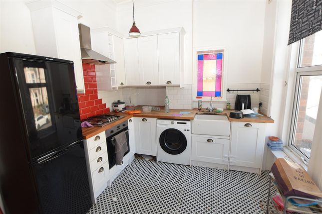 Flat 2, 11, Priory Avenue, Hastings photo 3