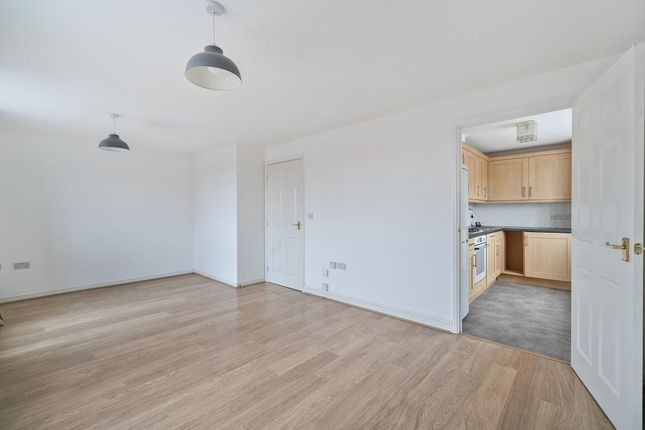 10 WARBLER CLOSE, Warbler Close, Aylesbury photo 4