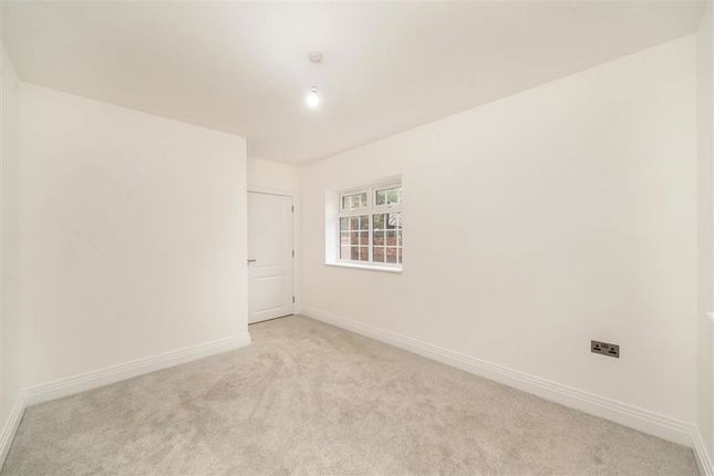 Flat 2, 69, Eaglesfield Road, Woolwich photo 4