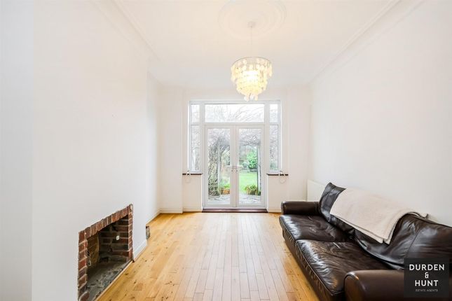 22 Arundel Gardens, Ilford photo 4