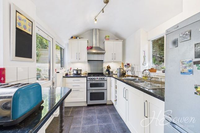 7, Mallock Road, Torquay photo 4