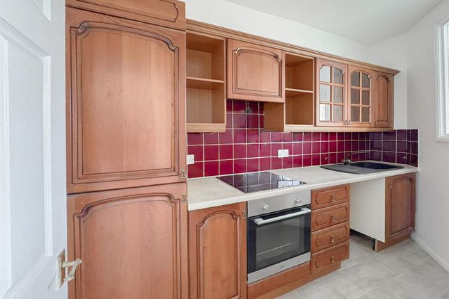 Flat 12, Charmaine Court, 1-3, St Margarets Road, St Leonards On Sea photo 2