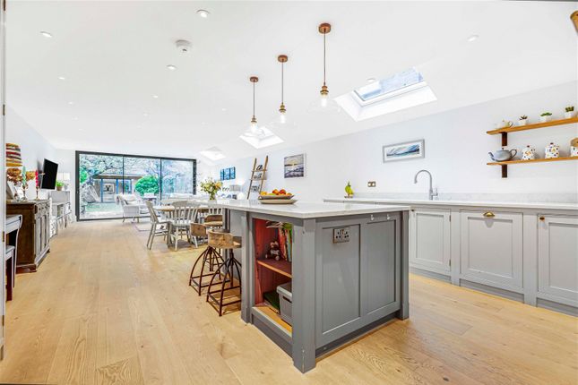 Thumbnail Terraced house for sale in Palewell Park, London