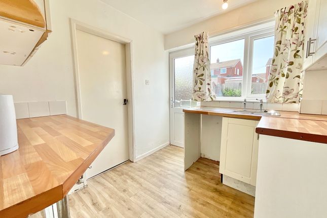 9 Derwent Drive, Stoke-On-Trent photo 3