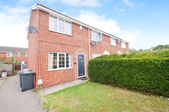 Thumbnail Town house for sale in Fairfax Croft, York