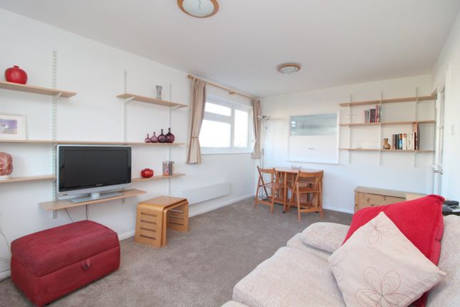Flat for sale in Peregrine Road, Sunbury-On-Thames