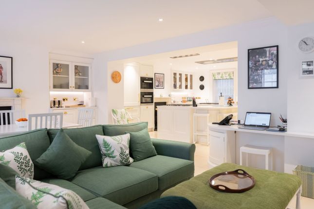 Thumbnail Town house for sale in Craven Street, London