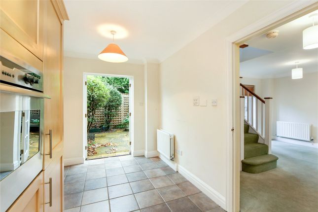 Layton Place, Kew photo 3