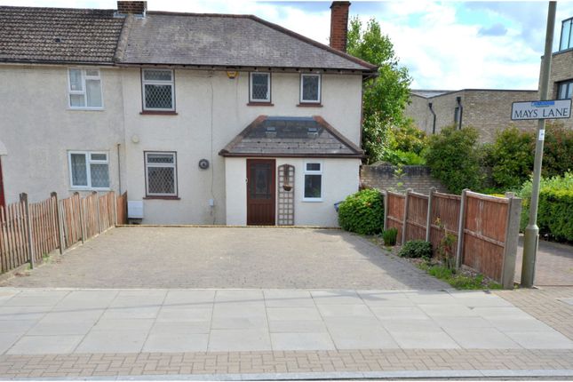 End terrace house for sale in Mays Lane, Barnet