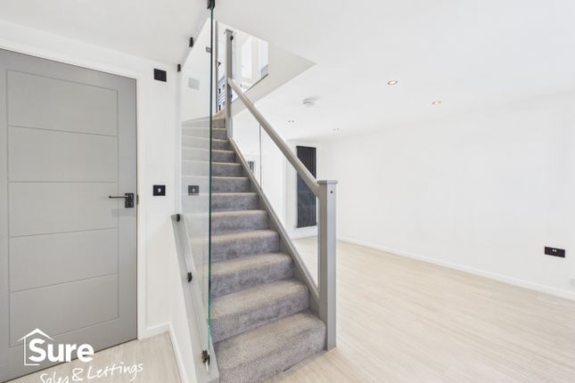 98A, Mount Pleasant Lane, St. Albans photo 4