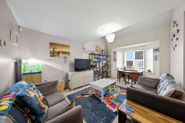 61 Houston Gardens, Warrington photo 2