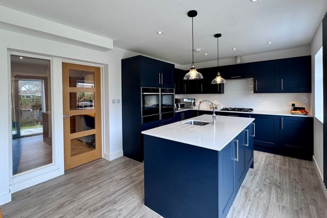 25 Bowland Road, Glossop photo 4