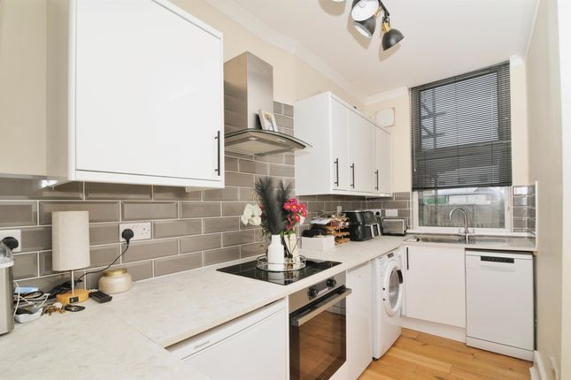 Flat 3, 6, Upper Maze Hill, St. Leonards-On-Sea photo 3