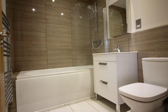 Flat 3, The Old Bakery, Station Road, Bourne End photo 4