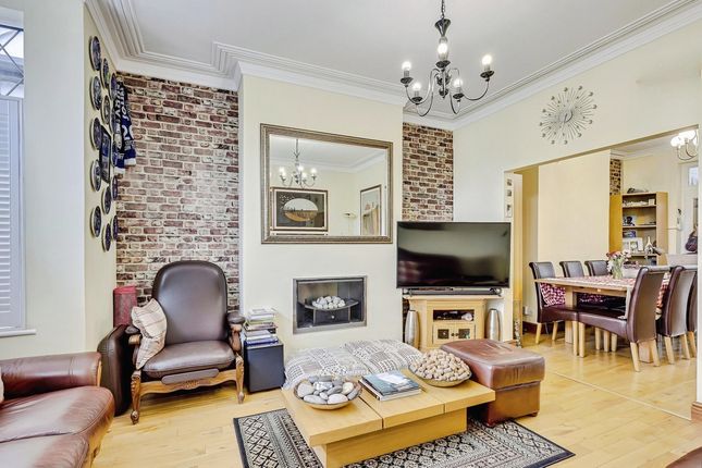 246, Carlton Avenue, Westcliff-on-sea photo 3