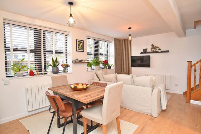 7 Royal Stables Woodfield Drive, Harrogate photo 4