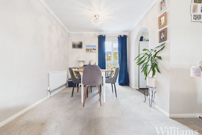 27 Ebble Close, Aylesbury photo 3