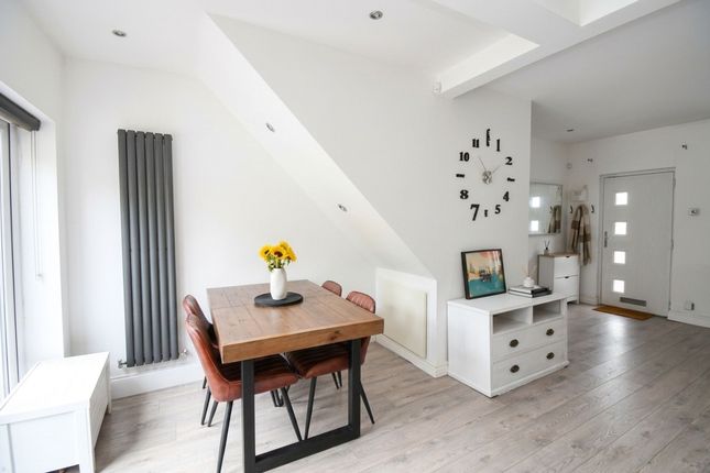 10 Cambrai Crescent, Manchester photo 4