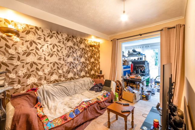 35 Harewood Avenue, Retford photo 4
