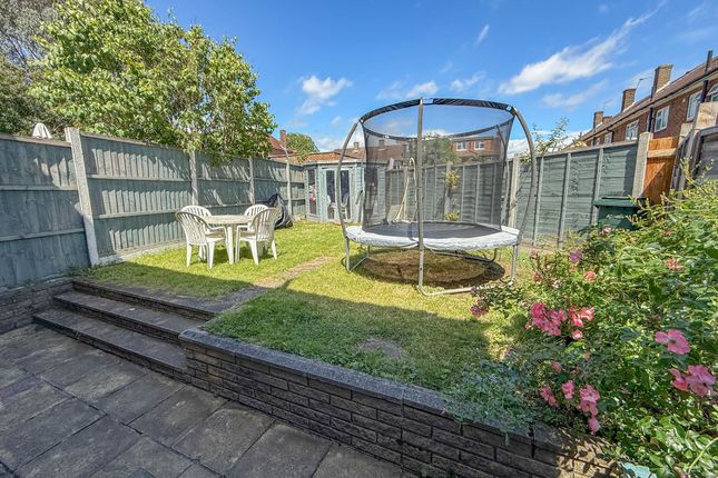 12 Oxhey Drive, Watford photo 3
