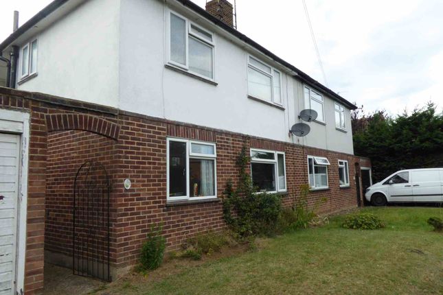 Flat to rent in Butts Hill Road, Woodley