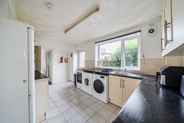 1 Queen Street, Pontypridd photo 2