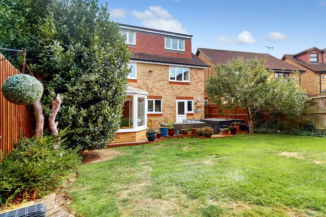 106, Hartland Avenue, Milton Keynes photo 5