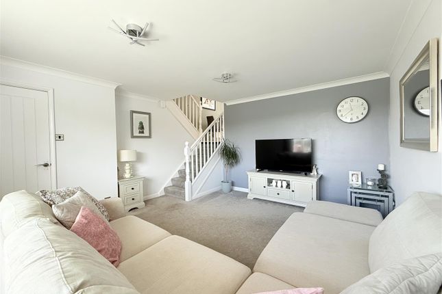 12, Churchbank, Stalybridge photo 2