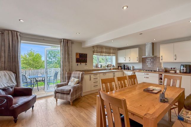 4, Khyro Close, Wiltshire, BA12 8FA photo 3