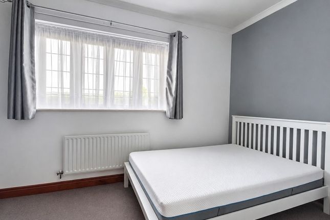22b, Lilac Way, Weston-super-mare photo 4