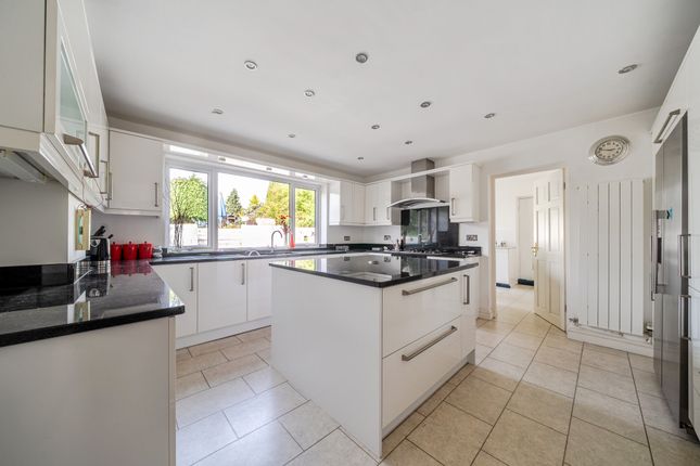 Torun House, 24, Manor Avenue, Kidderminster photo 2