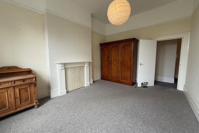 Back Bedroom 2.Jpg