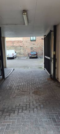 Parking/garage to rent in Cheshire Street, Brick Lane, London
