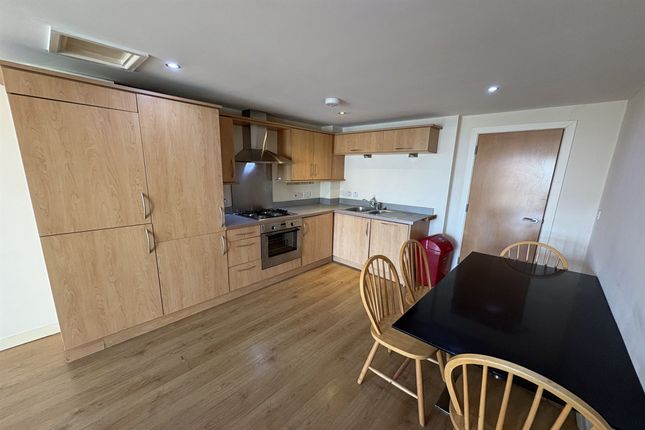 Flat 69, The Atrium Waterfront Plaza, Nottingham photo 5