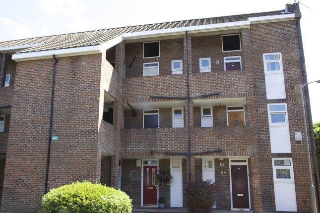 Willow Tree Close, EARLSFIELD photo 4