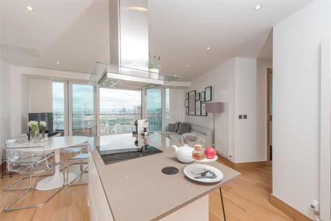 Flat to rent in Arena Tower, 25 Crossharbour Plaza, London