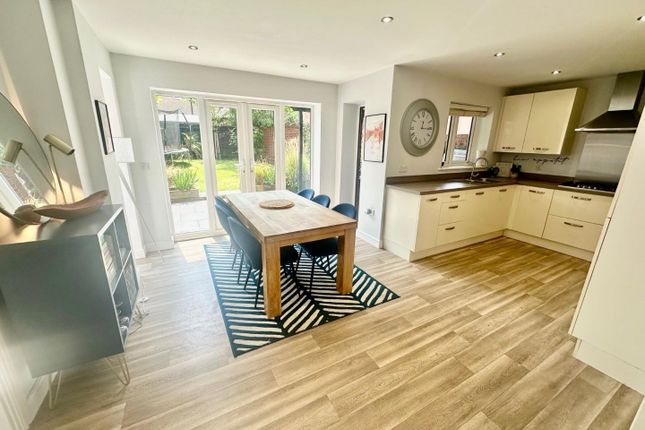 2, Hambledon Close, Rugby photo 3