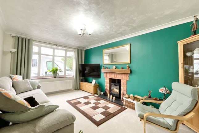 1 Holyrood Drive, Crewe photo 2
