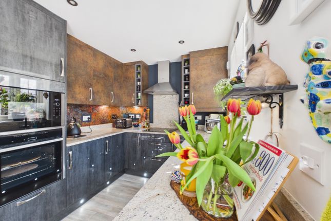 8 Otterburn Park, Kingswood, East Riding Of Yorkshire photo 2