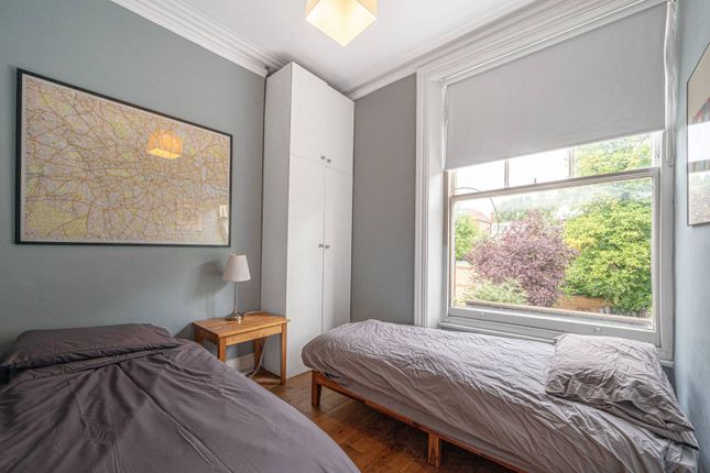 Flat to rent in Canfield Gardens, South Hampstead, London