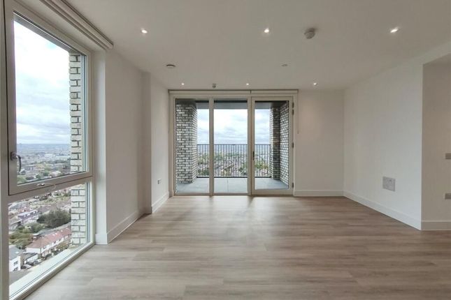 904, Silverleaf House, London photo 2