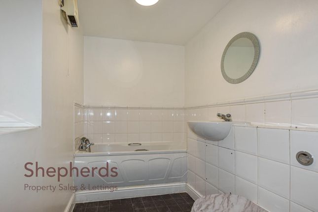 160, Plomer Avenue, Hoddesdon photo 4