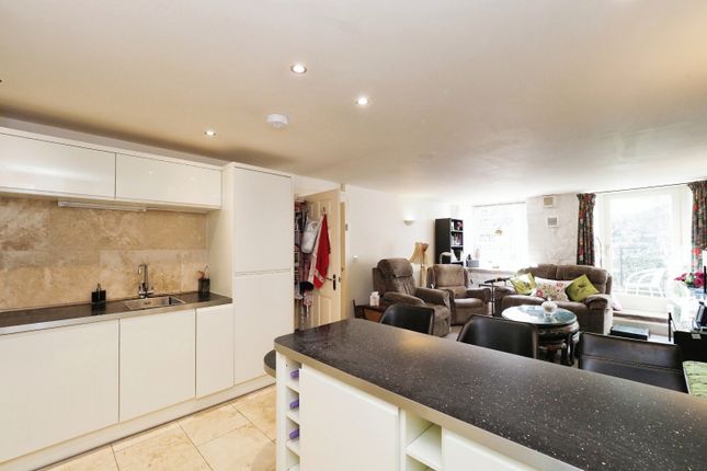 Apartment 5, 42, Matlock Green, Matlock photo 3