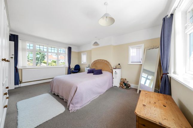 19, Wyke Oliver Road, Weymouth photo 4