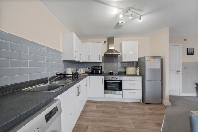 10 Field Meadow Close, Warrington photo 3