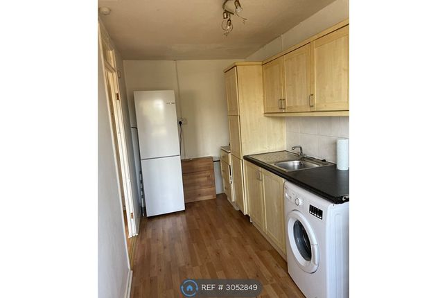 Flat, Glastonbury House Wantage Road, London photo 2