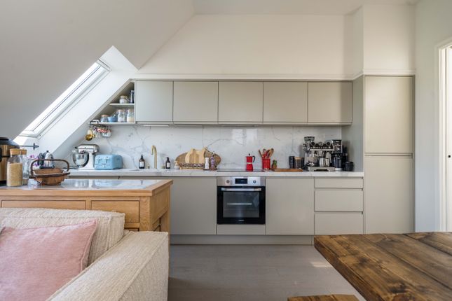 Flat 9, 43, Gunnersbury Avenue, Ealing photo 4